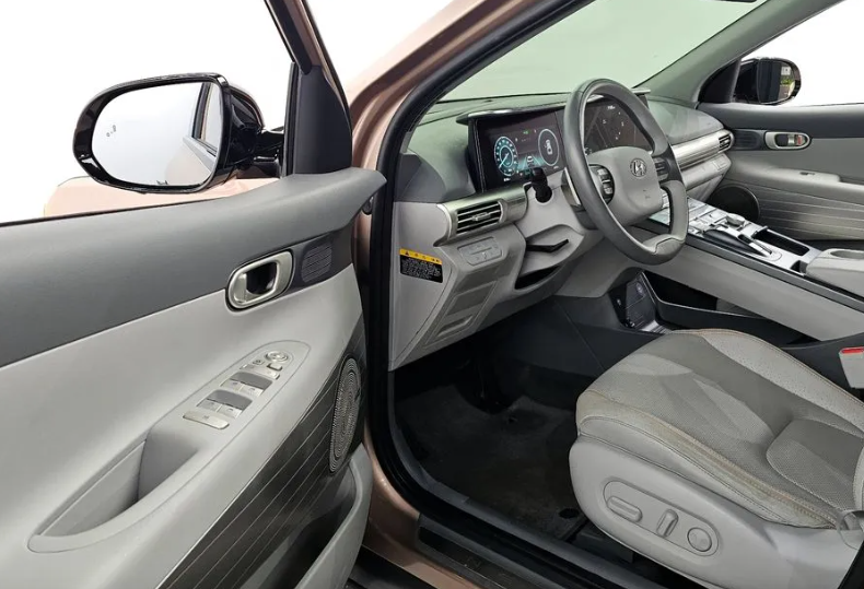 Modern 2024 Hyundai Nexo Premium
