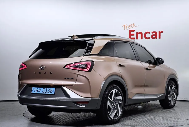 Modern 2024 Hyundai Nexo Premium